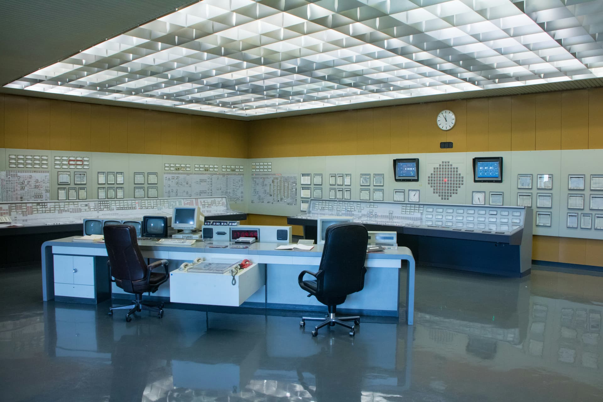 Government intelligence and conflict-monitoring planning room